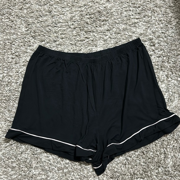 Black Flowy Sleep Shorts - Picture 1 of 1